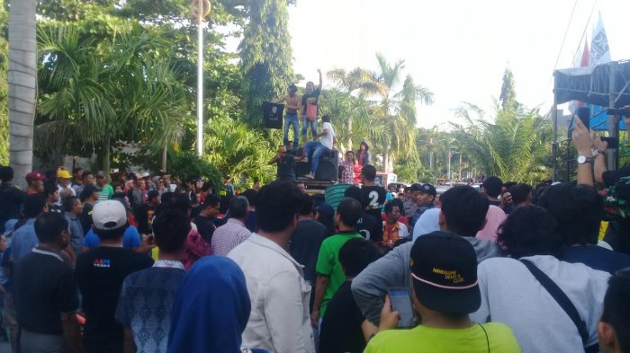 Klaim Kemenangan di Pilkada Polman, Pendukung AIM-beNAR Euforia di Jalan