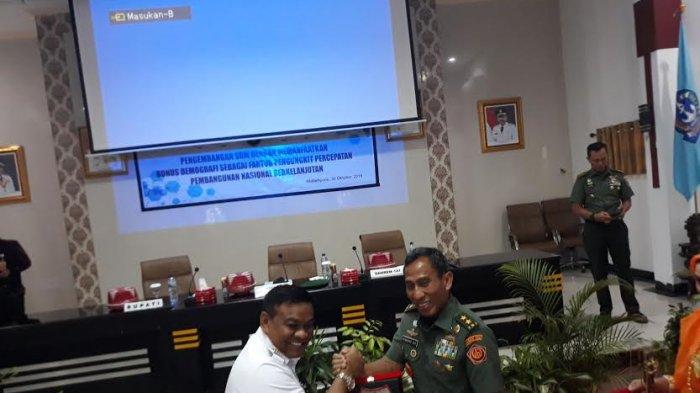 Staf Ahli Kemenko Polhukam: Warga Bone Harus Manfaatkan Bonus Demografi