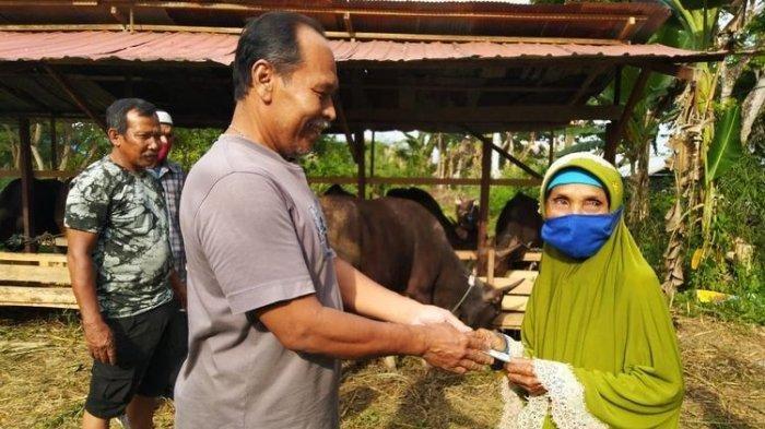 Kisah Nenek Sumiyati, Penyapu Jalan yang Kurban Sapi dan Kambing di Idul Adha 2020, Nabung 15 Tahun