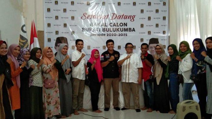 Kaum Milenial Antar Balon Bupati Bulukumba Syamsuddin Alimsyah Daftar di PKS