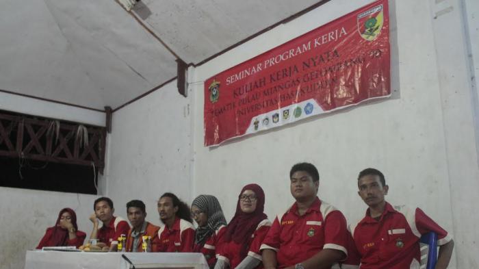 Mahasiswa KKN Tematik di Pulau Miangas Seminar Program Kerja
