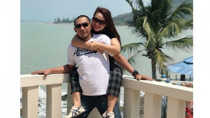 Hotman Paris Heran Lihat Kelakuan Suami Almarhum Mpok Alpa