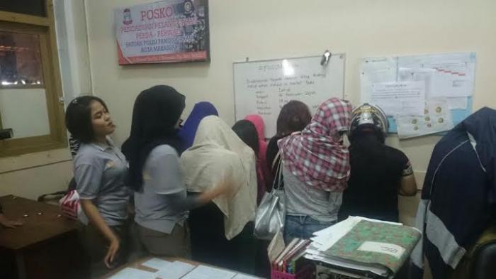 Satpol PP Makassar Ciduk 15 Pasangan Mesum di Wisma