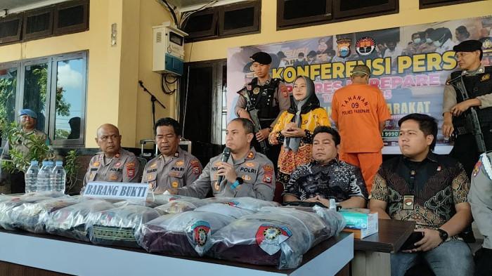 Polsek Pelabuhan Parepare Bongkar Kasus Narkoba Jaringan Fredy, 20 Kg Sabu Diamankan