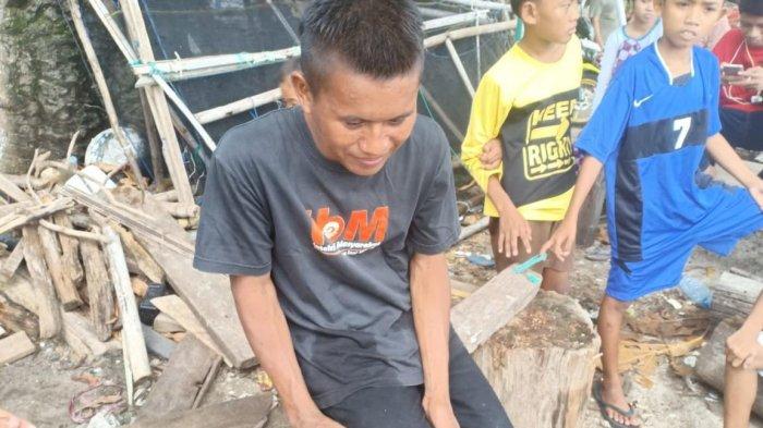 Nelayan Barru Temukan Remaja Bisu, Sendiri Mengayuh Perahu Menggunakan Tangan