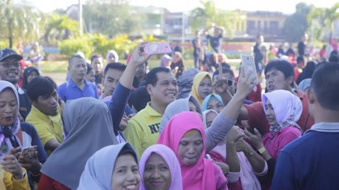 NH Senam 'Sayang' di Pangkep, Bikin Ibu-ibu Gagal Fokus