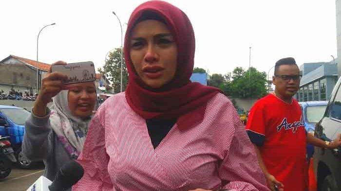 Nikita Mirzani Ancam Polisikan Netizen yang Hina Dirinya Lepas Hijab, Masih Berani?