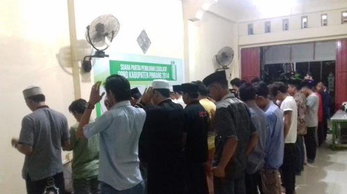 Warga Nahdiyyin Pinrang Salat Ghaib untuk KH Hasyim Muzadi