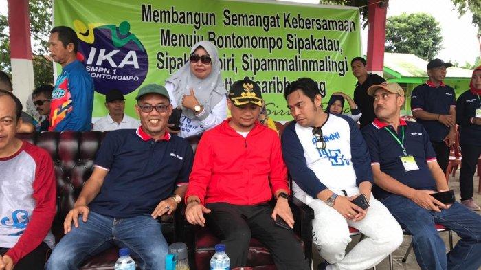 Ribuan Warga Bontonompo Jalan Santai Bersama Nur Syahadat Syam