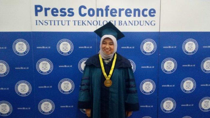 TRIBUNWIKI: Profil Wanita di Balik Kosmetik Wardah Nurhayati Subakat, Raih Doktor HC dari ITB