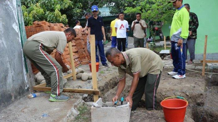 Banyak Personel Salat di Teras, Kodim 1411 Bulukumba Renovasi Masjid