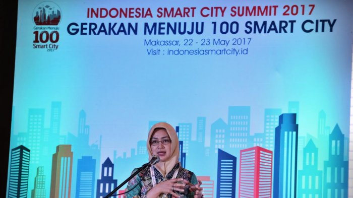 Gerakan Menuju 100 Smart City Dimulai dari Makassar - pembicara-pada-smart-city-summit-2017_20170523_003804.jpg