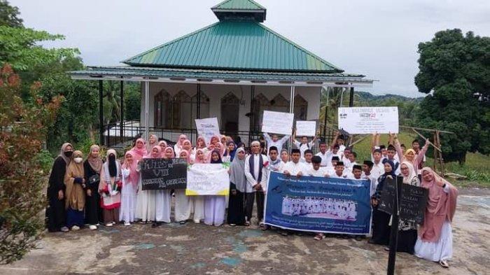 Pesantren BI Islami Bone Sebar 30 Santri Ceramah Ramadhan di 27 Kecamatan