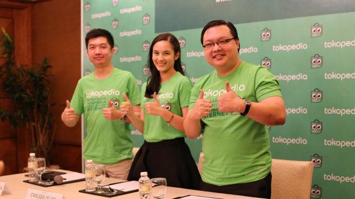 Leontinus Alpha Edison (kanan) dan William Tanuwijaya (kanan), pendiri Tokopedia 
