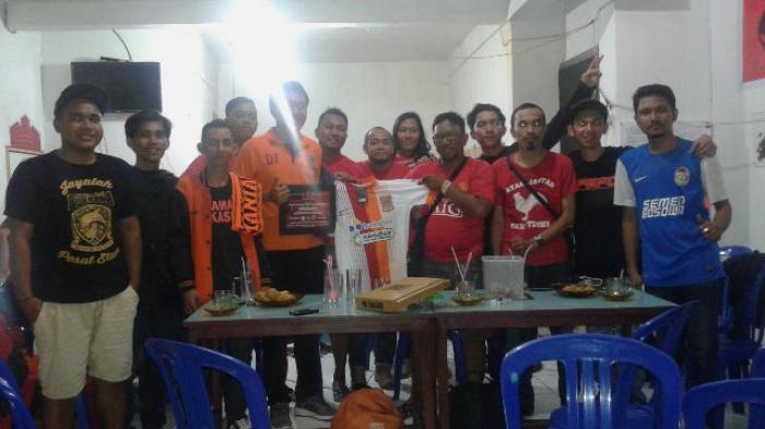 Pusam Mania: Terima Kasih Sambutan Hangat Bersahabat Suporter PSM