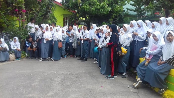 Isak Tangis Warnai Pengumuman Kelulusan di SMKN 1 Bantaeng