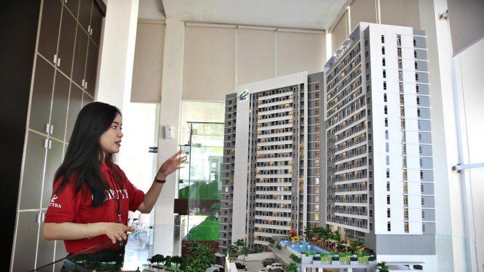 FOTO: Open House CitraLand City Losari Hadirkan Geprek Feast - pengunjung-mengamati-maket-dari-delft4.jpg