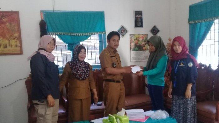 150 Warga Abbulo Sibatang Maros Terima Kartu Indonesia Sehat, Kades Bilang Begini