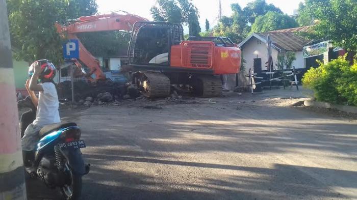 Ada Perbaikan Jembatan, Jl Seruni Bantaeng Ditutup
