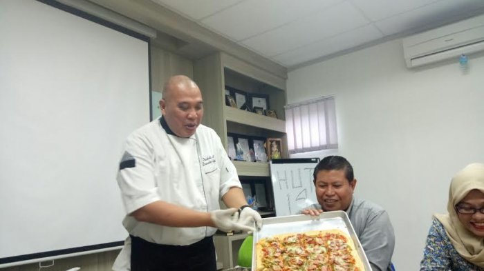 Nikmatnya Pizza Jumbo G Ala MaxOne Hanya Rp 99 Ribu++ - piz1_20180118_144841.jpg