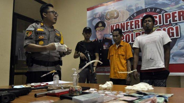 Tangkap Dua Pengedar Sabu-sabu di Sigi, Polisi Temukan Senjata Api Rakitan