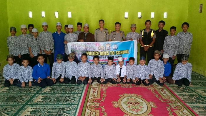 Gelar Police Goes to School, Polsek Camba Masuk Ponpes Yahbon