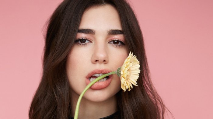 Seksi Mana? Dua Lipa Konser di Jakarta atau Malaysia, Perhatikan Bajunya