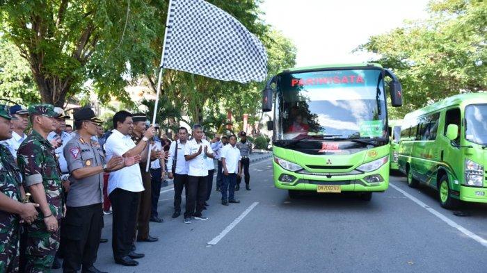 Sekdaprov Sulteng Lepas 501 Peserta Mudik Lebaran Gratis