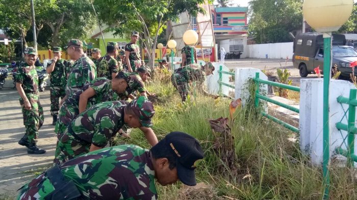 Dandim dan Bupati Jeneponto Kompak Cabut Rumput