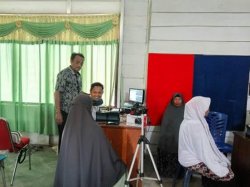 Dukcapil Luwu Utara Uji Coba Perekaman e-KTP di Kecamatan Terpencil