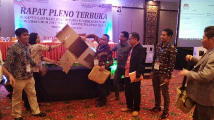 Dianggap Paling Disiplin, Ketua KPU Sulsel Beri Apresiasi Khusus Buat KPU Tana Toraja