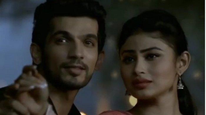 Sinopsis Serial Naagin Kamis 24 Desember 2020 Tayang di ANTV, Rithik Tak Bisa Jauh dari Shivanya