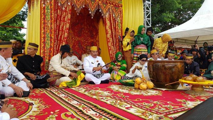 Tolak Mandat Pemangku Adat, Tamu Kerajaan Mamuju ‘Ngamuk’ Jelang Ritual Adat