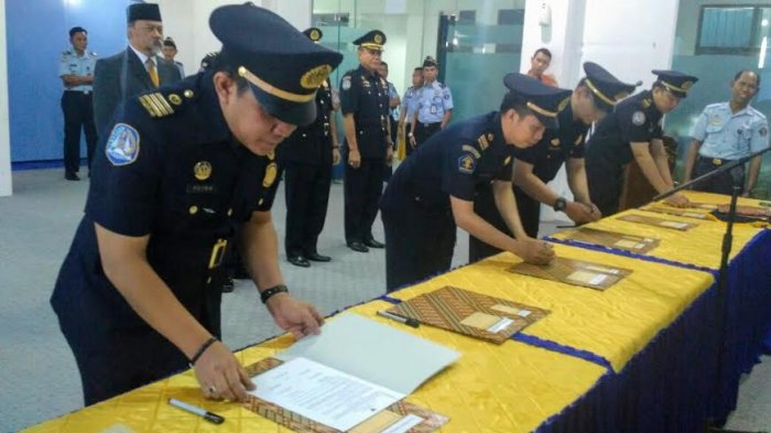 Kanwil Kemenkumham Sulsel Lantik 10 Pejabat Keimigrasian