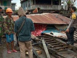 Rumah Panggung di Boyong Jeneponto Roboh Diterjang Angin Kencang