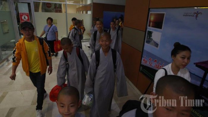 FOTO: Meriahkan Puncak HUT Tribun Timur, Tim Shaolin China Tiba di Makassar - shaolin4_20180308_151221.jpg