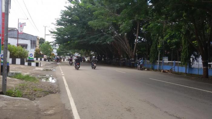 Jalan di Sinjai Juga Sepi