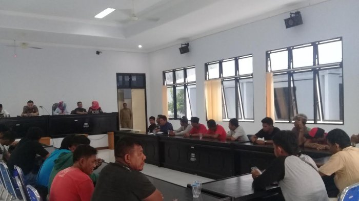 Sopir Angkot di Palopo Geruduk DPRD, Ini Tuntutannya