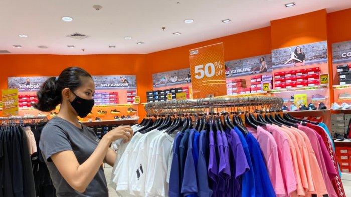 Ada Clearence Sale 50 Persen di Sport Station Nipah Mall