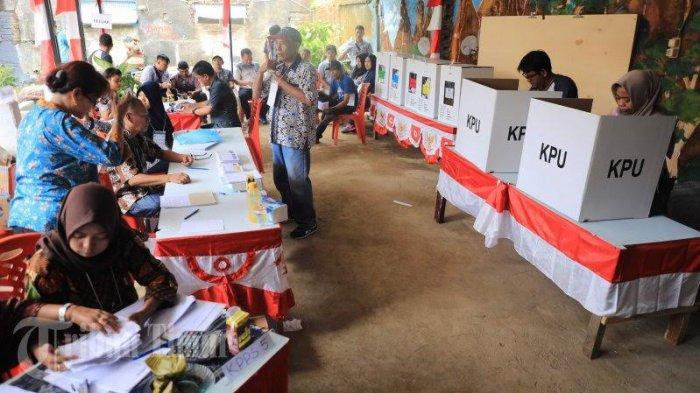 FOTO FOTO Suasana Pemilihan Ulang di TPS 11 Mariso Makassar - suasana-tps-11-mariso-yang-melakukan-pemungutan-suara-ulang.jpg