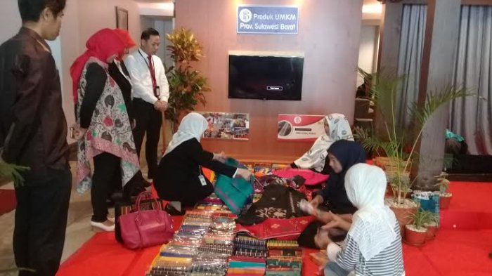 BI Sulbar Gandeng Penenun Sutera untuk Pembinaan
