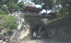 Sumpanglabbu, Pesona Terowongan Batu di Bone
