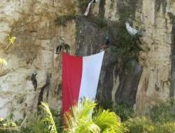 TN Babul Kibarkan Bendera di Gua Leang Pute Kedalaman 273 M