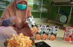 Tim Dosen Unibos Bantu Kembangkan Dangke Enrekang Menjadi Keripik