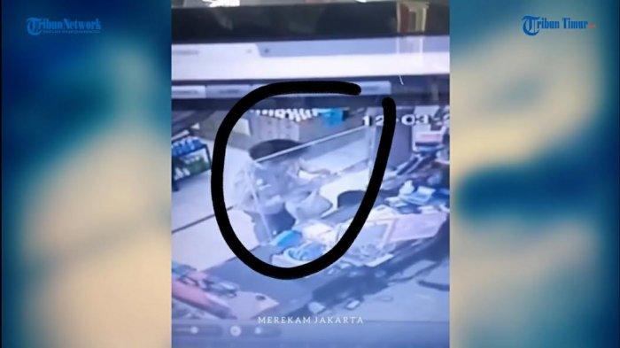VIDEO: Anak Kecil Ditonjok di Minimarket, Polisi Buru Pelaku