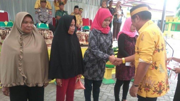 Warga Ganra Soppeng Dapat Bantuan PKH Rp 310 Juta