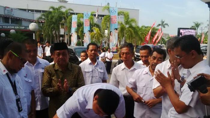 Karyawan PT Telkom Makassar Kompak Kurban 35 Sapi, 5 Kambing