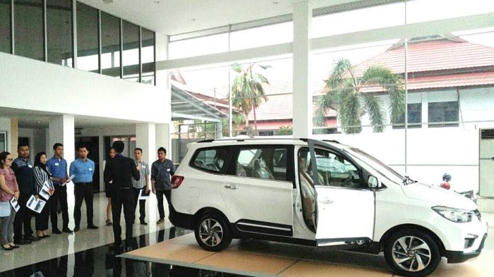 Wuling Turunkan Seri Confero di POMA 2017