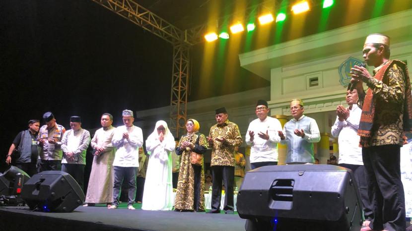 Tangis Haru 20 Hafiz Alquran Dapat Umrah Gratis Nurdin Halid, ke Makkah Bareng UAS