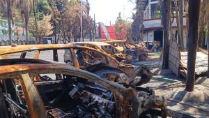 2025-0917-mobil-dibakar.jpg